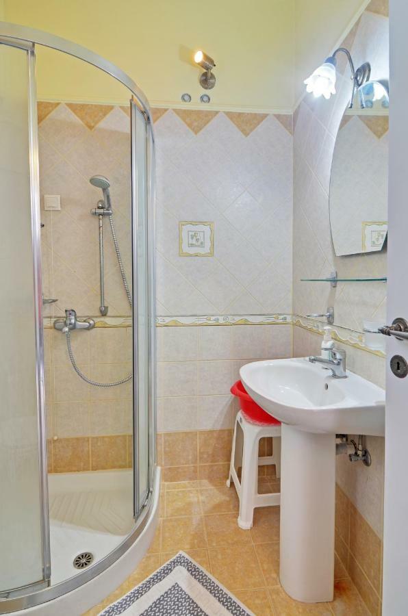 Nikos Sea View Apartments Адамас Экстерьер фото