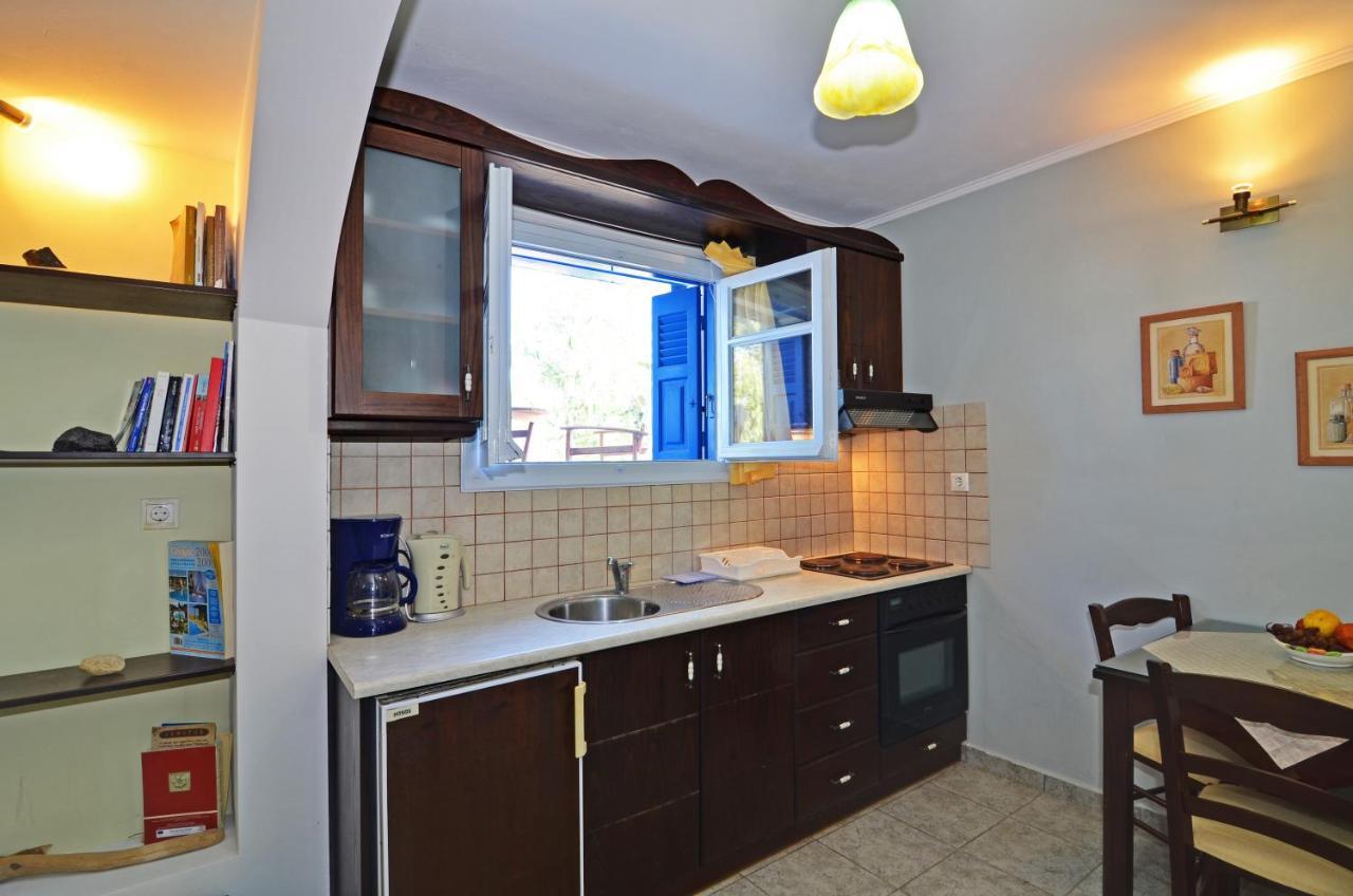 Nikos Sea View Apartments Адамас Экстерьер фото